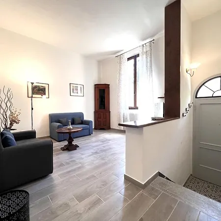 Ortensia-central With Terrace Sienne