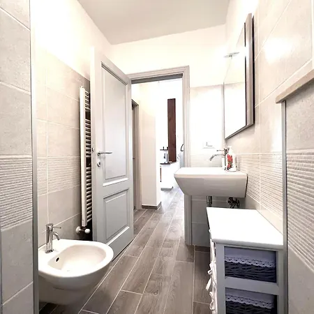 Apartment Ortensia-central With Terrace Siena